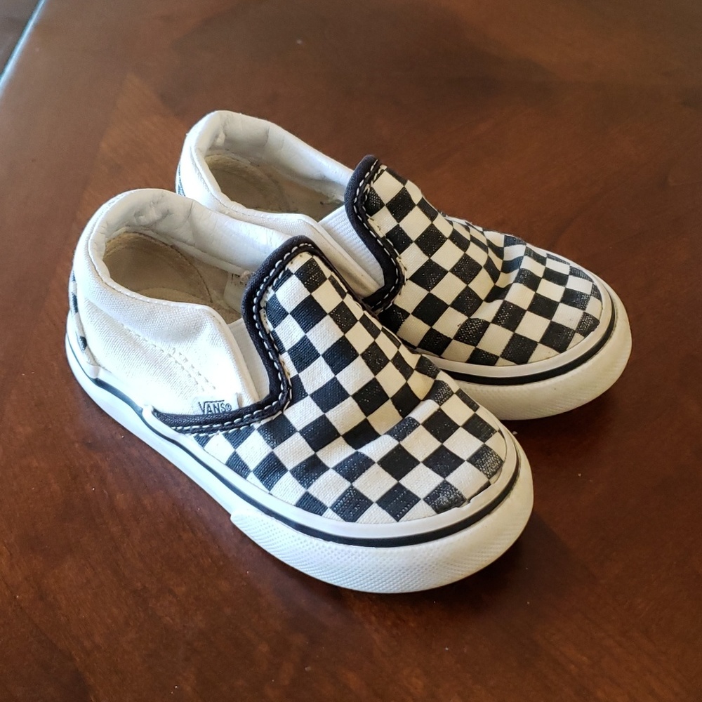 Checkered Vans kid size 6
